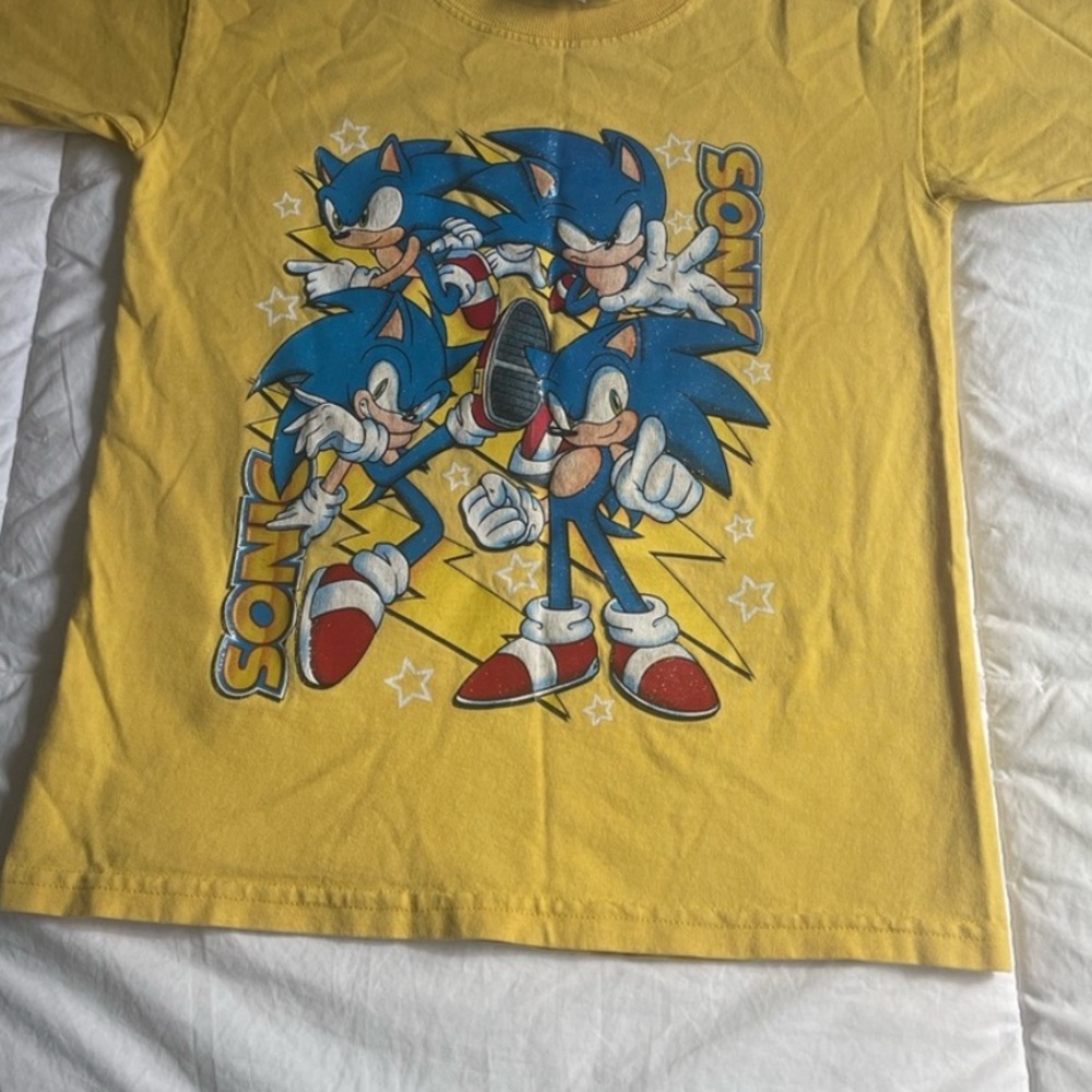 Sonic the hedgehog T-shirt